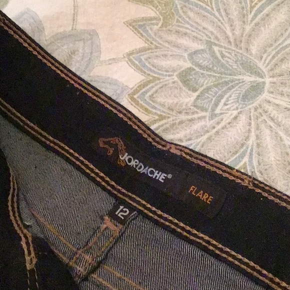 Women’s flare jean - Picture 3 of 3